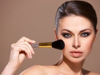 Основа для макияжа и тональный крем: как выбрать