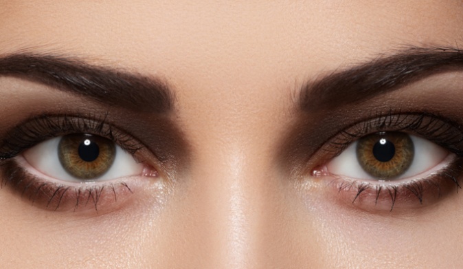 Как правильно делать дымчатый макияж?