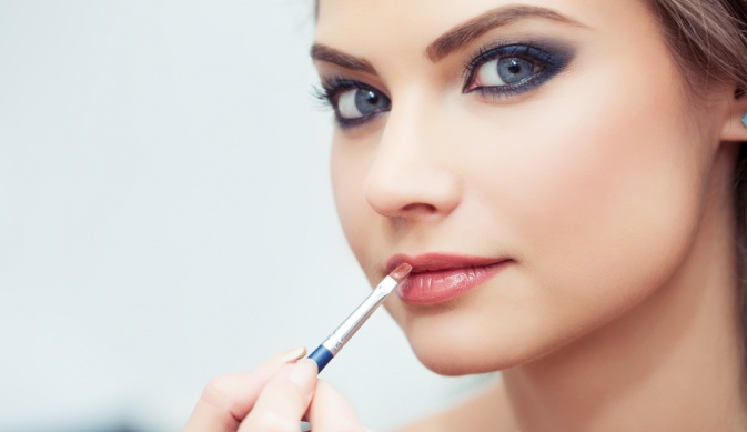 ТОП-10 персиковых блесков для губ: весна-лето