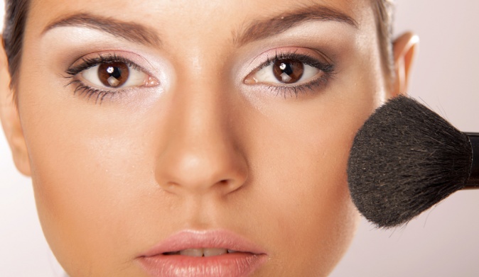 ТОП-7 лучших легких тональных средств: весна 2014