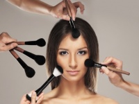 Как корректировать форму носа с помощью макияжа