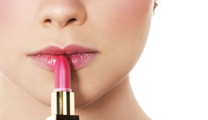 ТОП-5 средств по уходу за кожей губ: лето 2014